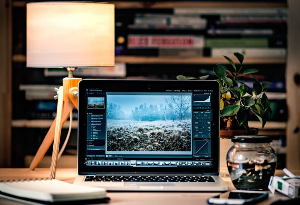 Photo d'un bureau dans un salon