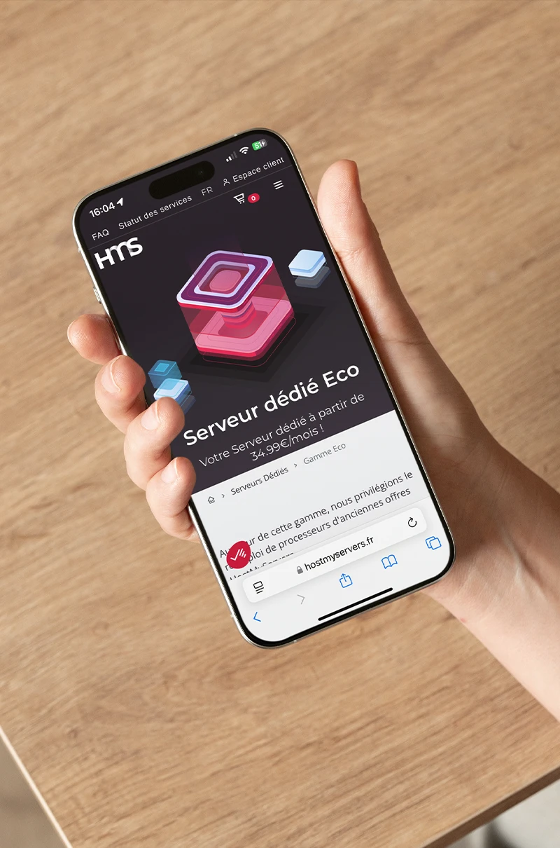 Photo d'illustration du site e-commerce d'HostMyServers avec un téléphone